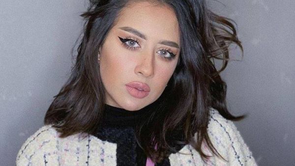 فرح الهادي تحتفل بخبر الحمل...وبدل الواحد أربعة!