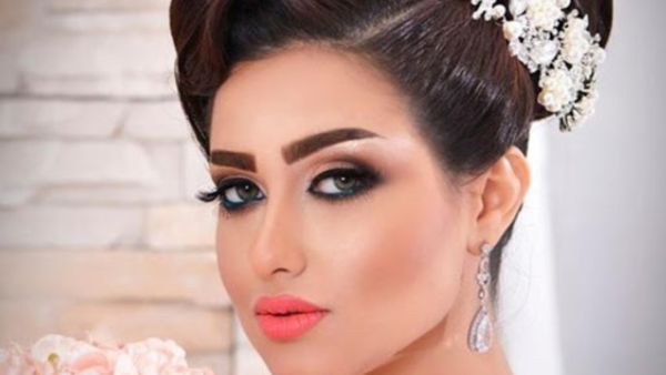 بعد التخلص من كل المكياج، اغسلي وجهك باستخدام غسول الخاص بك