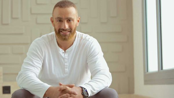 حذف مقطع من مقابلة أحمد السقا في برنامج وفاء الكيلاني يثير غضب الجمهور..شاهد!