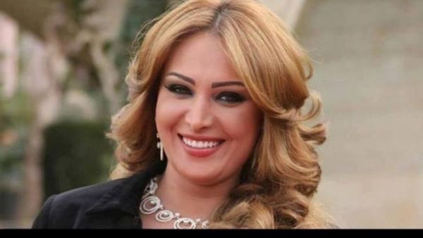 قمر خلف