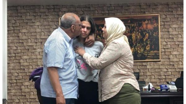 فرح سماحة مع عائلتها