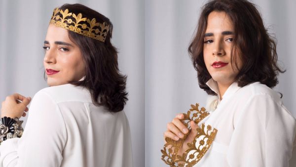 بدر خلف يطل على الجمهور بصدر إمرأة وحمالة نسائية..هل خضع لعملية تحويل جنس!