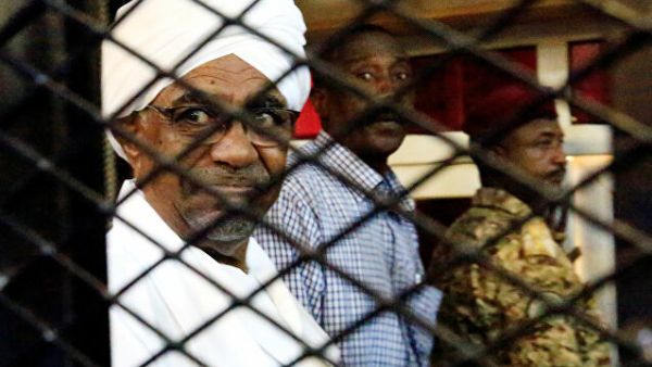 الرئيس السوداني السابق عمر البشير