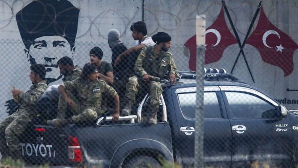 مسلحون سوريون موالون لتركيا