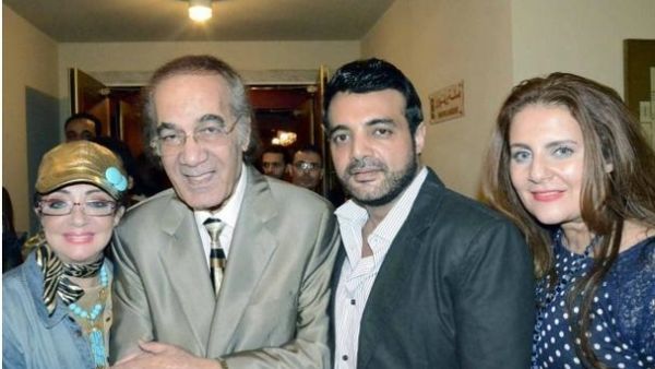 عمرو محمود ياسين يكشف السبب الحقيقي لوفاة والده