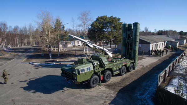 S-400 Triumf air defense system battalion was deployed on the Russian northwestern naval base in Severodvinsk. (Shutterstock/ File Photo)