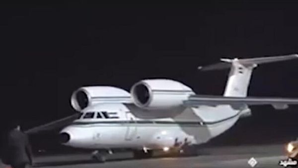 وصول جثمان العالم الإيراني محسن فخري زادة إلى مطار مدينة مشهد