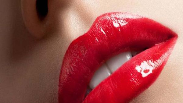 أحمر شفاااه