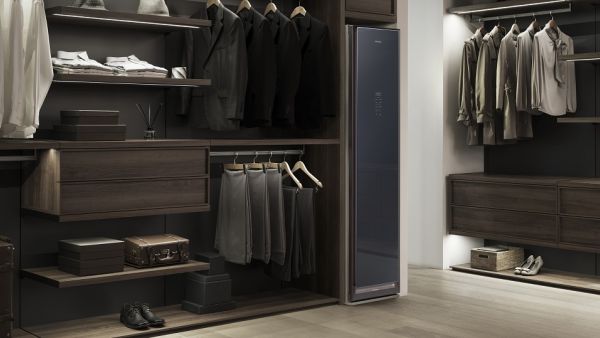 سامسونج تعلن عن توفر جهازها المبتكر لتعقيم الملابس Air Dresser  في الإمارات العربية المتحدة