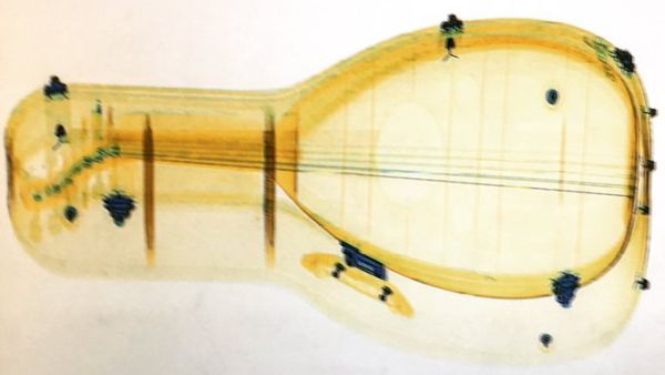 My #Oud, as seen through airport security. (Khyam Allami/ Twitter)