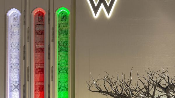 فندق W مسقط فندق W مسقط يحتفي بالعيد الوطني الخمسين للنهضة على طريقته