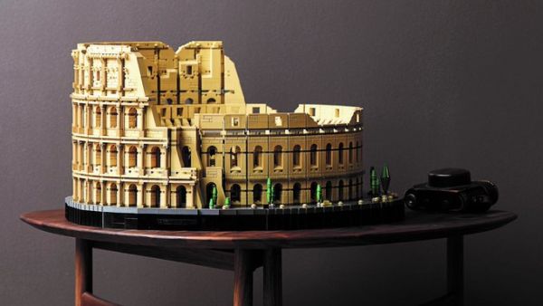The LEGO Colosseum is over 9000 (pieces)! (Twitter)