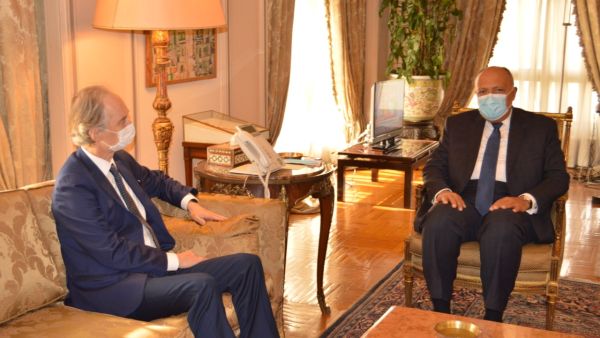 الوزير المصري شكري يلتقي مع المبعوث الأممي إلى سوريا غير بيدرسن 
