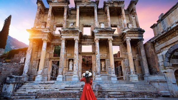 Izmir  (Shutterstock)	