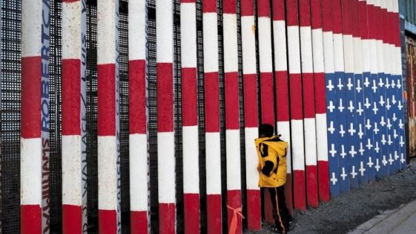 “العليا الأمريكية” تنتصر لثلاثة مسلمين بعد تجاوزات عملاء فيدراليين