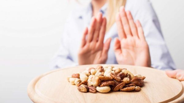 إن تجنب الطعام بالكامل لن يساعد بالضرورة بل قد يضر
