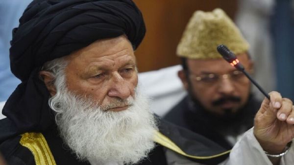 الزعيم الديني الباكستاني مولانا محمد خان شيراني