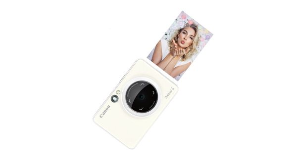 Simple yet stylish, the Canon Selphy Square QX10 comes in four distinct colours (Black, White, Pink and Green), making it a statement piece of décor on desks and on the go. Canon's Top Gift Recommendation: The Sensational "Zoe Mini S" - 2 in 1 Camera + Instant Printer.