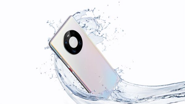 هاتفHUAWEI Mate 40 Pro  يصل إلى قطر