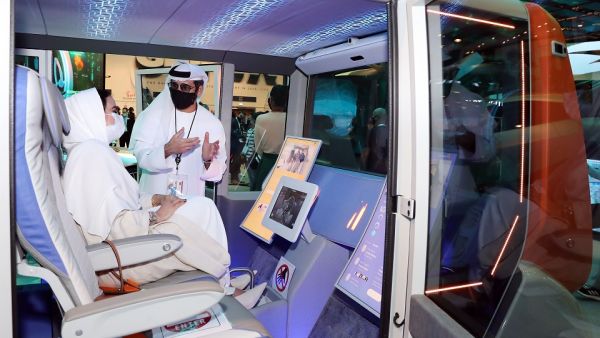 "اتصالات" تعرض الحلول المستقبلية في قطاع النقل والتجزئة الذكية
