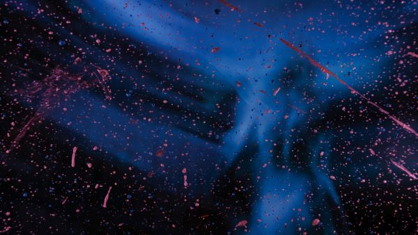 ماذا يعني أن تحلم بشخص ما بشكل متكرر؟