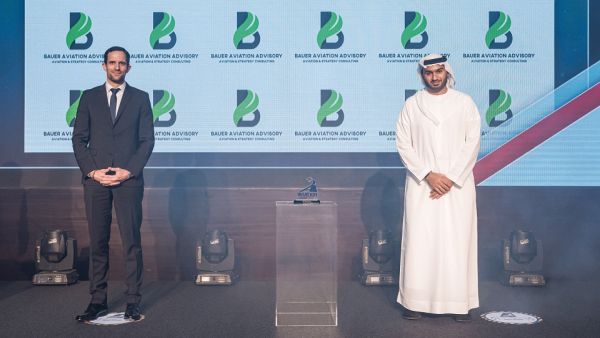  طيران الإمارات ناقلة العام في جوائز أفييشن بيزنس