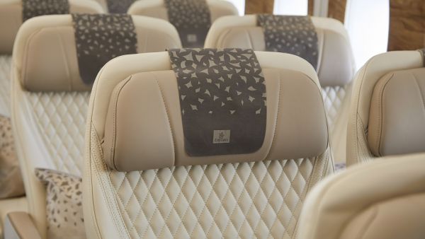 طيران الإمارات ترتقي بتجربة طائرة A380 إلى آفاق جديدة