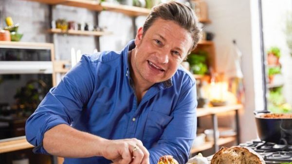 FOX LIFE brings back celebrity chef Jamie Oliver