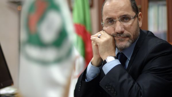 رئيس حركة “مجتمع السلم” الجزائرية عبد الرزاق مقري