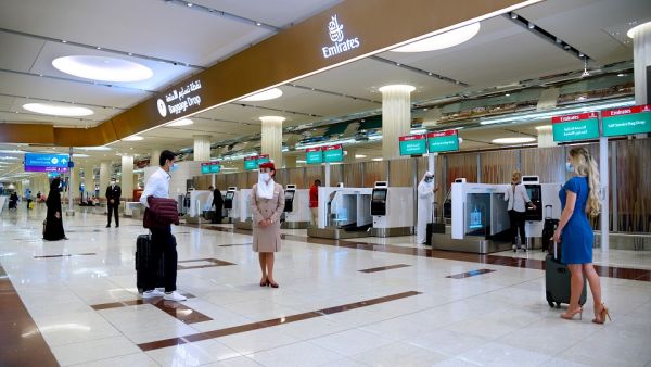ينبغي على المسافرين إنهاء إجراءات السفر في المطار قبل ثلاث ساعات من موعد الإقلاع، أياً تكن درجة سفرهم. طيران الإمارات تشهد طفرة في حركة السفر مطلع يناير 2021