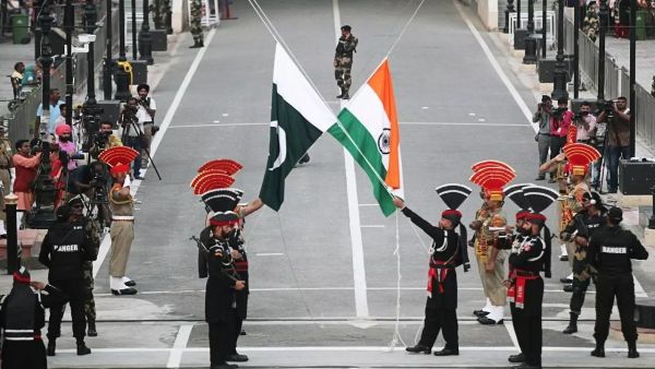 باكستان تسقط طائرة هندية مسيرة في كشمير