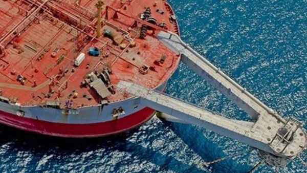 الحوثي تلمح لرفض فريق صيانة "خزان صافر" حال ثبت ارتباطه بواشنطن