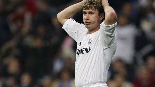 صورة توضع وزن كاسانو الزائد حينما كان لاعباً في ريال مدريد