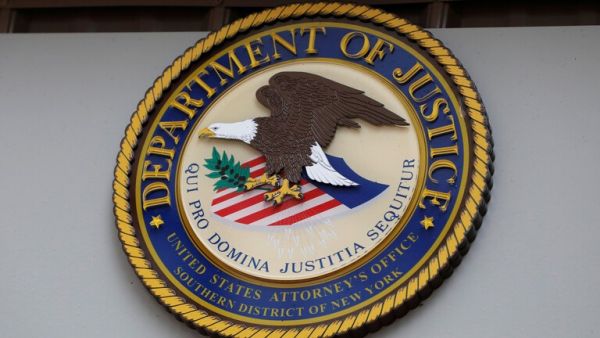 وزارة العدل الأمريكية توجه تهمة "سرقة بيانات" إلى روسية ومواطنين عربيين