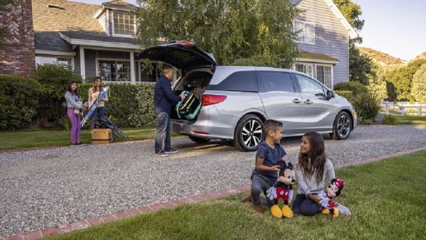 Available in three grades, LX, EX-L and Touring, and boasting refreshed exterior design and luxury interior refinements Al-Futtaim’s Trading Enterprises Elevates Family Journey Experience With the UAE Launch of Redesigned 2021 Honda Odyssey
