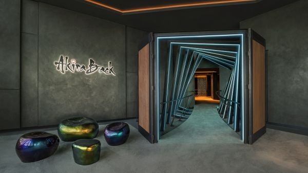 استمتعوا بتجربة عشاء لا تنسى في كل من تورنو سوبيتو وأكيرا باك أو عيشوا أجواء الشاعرية في سبا AWAY