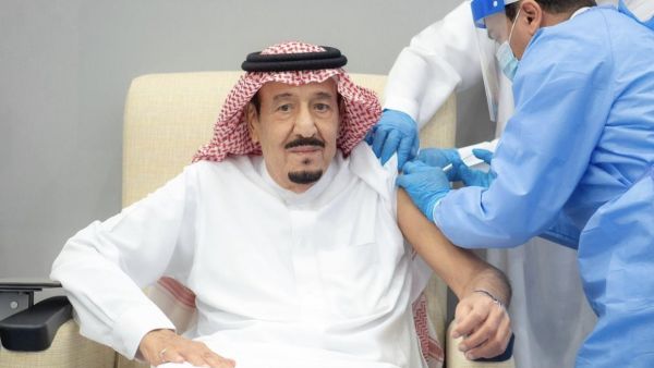 Saudi king receives first dose of COVID-19 vaccine. (Twitter)