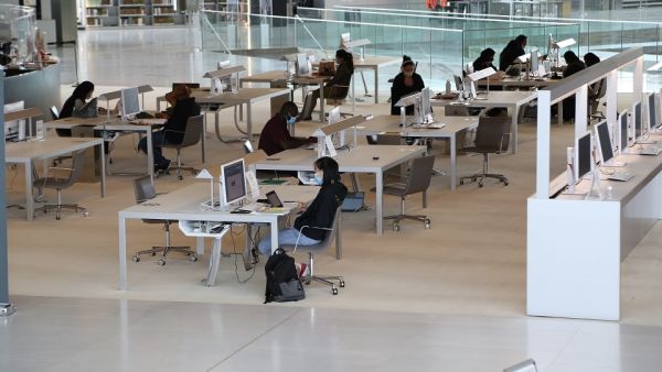 محاضرة في المكتبة الوطنية عن توجهات العالم بعد جائحة كوفيد