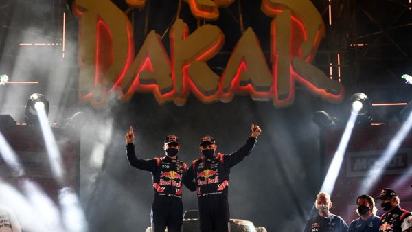 العملاق الفرنسي المشهور بميني يظفر باللقب الرابع عشر في مسيرته.