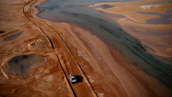 بيترهانسيل في الصدارة