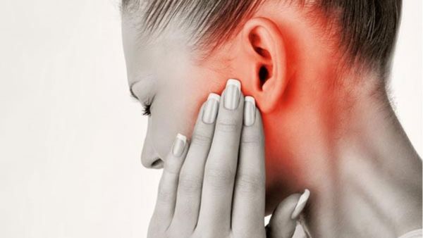أعراض التهاب الأذن الوسطى