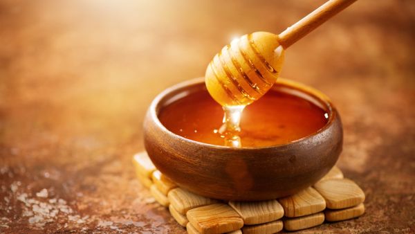 عند تجميد العسل النقي تلاحظ أنه لن يتبلور أو يتجمد بل يبقى في الحالة