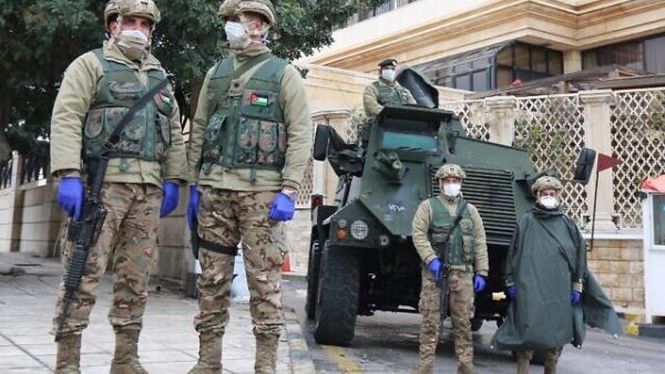 Jordanian soldiers in the capital Amman on March 18, 2020, as Jordan takes measures to fight the spread of the coronavirus COVID-19. (Khalil Mazraawi/AFP)
