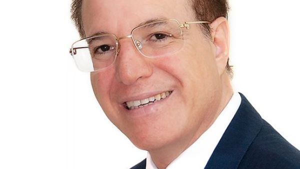 Egyptian novelist Nasser Iraq (Twitter)