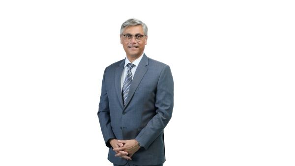 كليفلاند كلينك أبوظبي يعين الدكتور يورغ غوزمان رئيسًا تنفيذيًا جديدًا