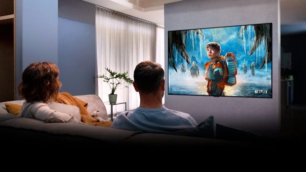 Why Self-Lit Pixels Are a Must Have for Home Entertainment Screens