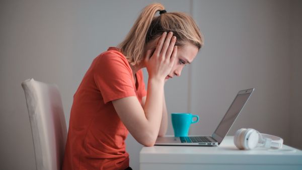 طبيب البوابة: 3 أنواع من الصداع اليومي وكيفية علاجه