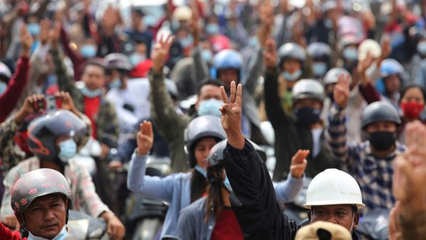 يتصاعد التوتر في ميانمار على خلفية تواصل المظاهرات المعارضة للانقلاب