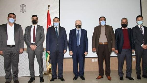 محافظ جرش يكرم أبوغزاله لفوزه بجائزة الأوسكار التعليمي كأبرز شخصية علمية عربية في 2020