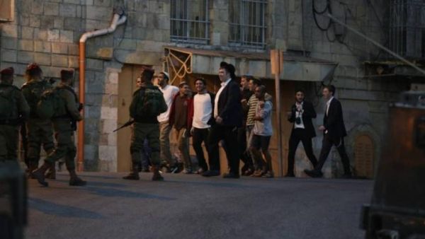 الكنيسة الرومانية: احتراق البوابة الخارجية